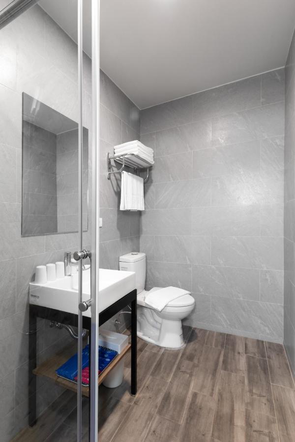 Hotel Brown - Zhongzheng Tainan Buitenkant foto