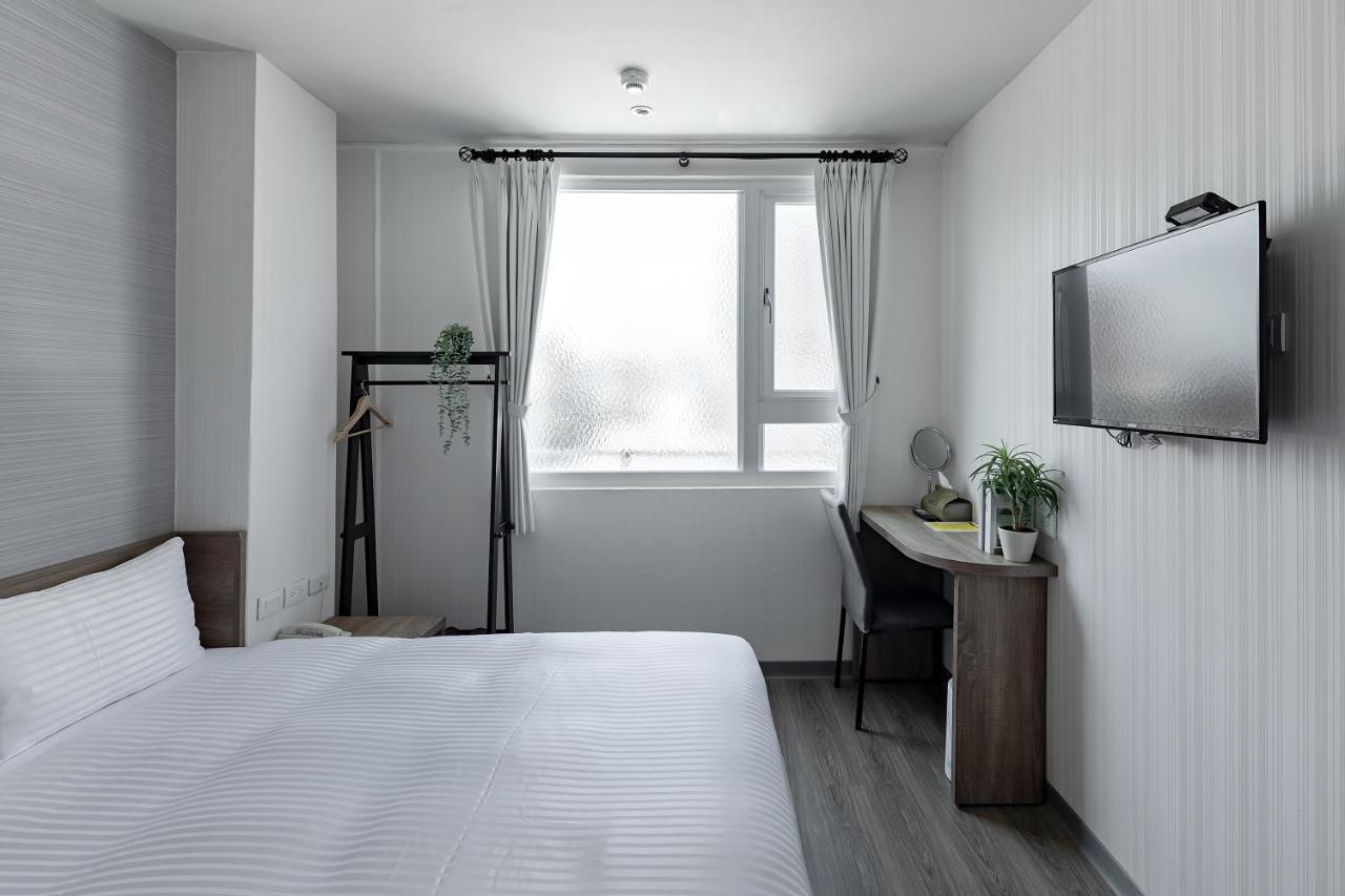 Hotel Brown - Zhongzheng Tainan Buitenkant foto