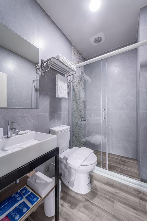 Hotel Brown - Zhongzheng Tainan Buitenkant foto