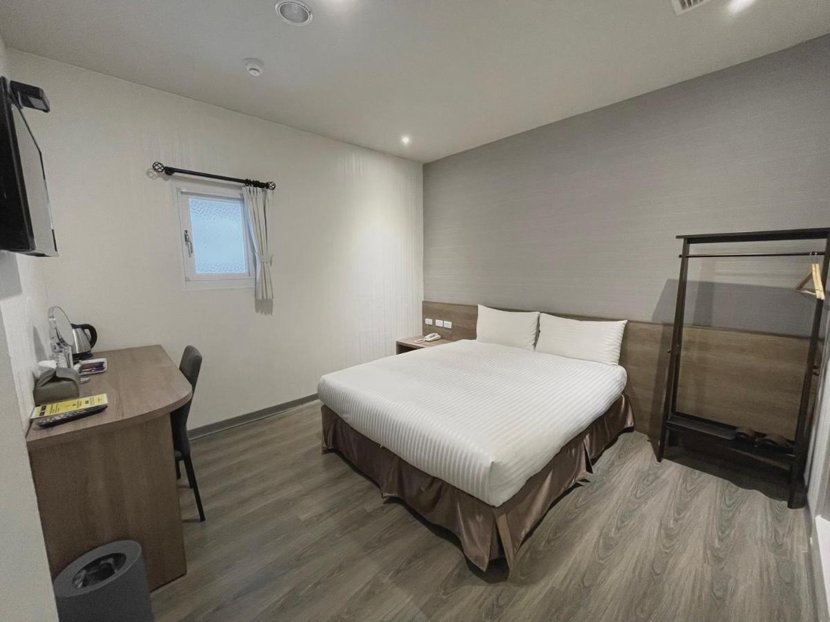 Hotel Brown - Zhongzheng Tainan Buitenkant foto
