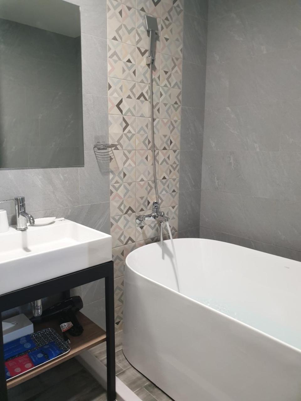 Hotel Brown - Zhongzheng Tainan Buitenkant foto